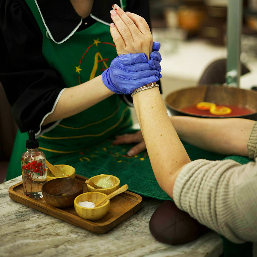 Manicure Service